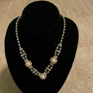 Stunning rhinestone and pearl necklace